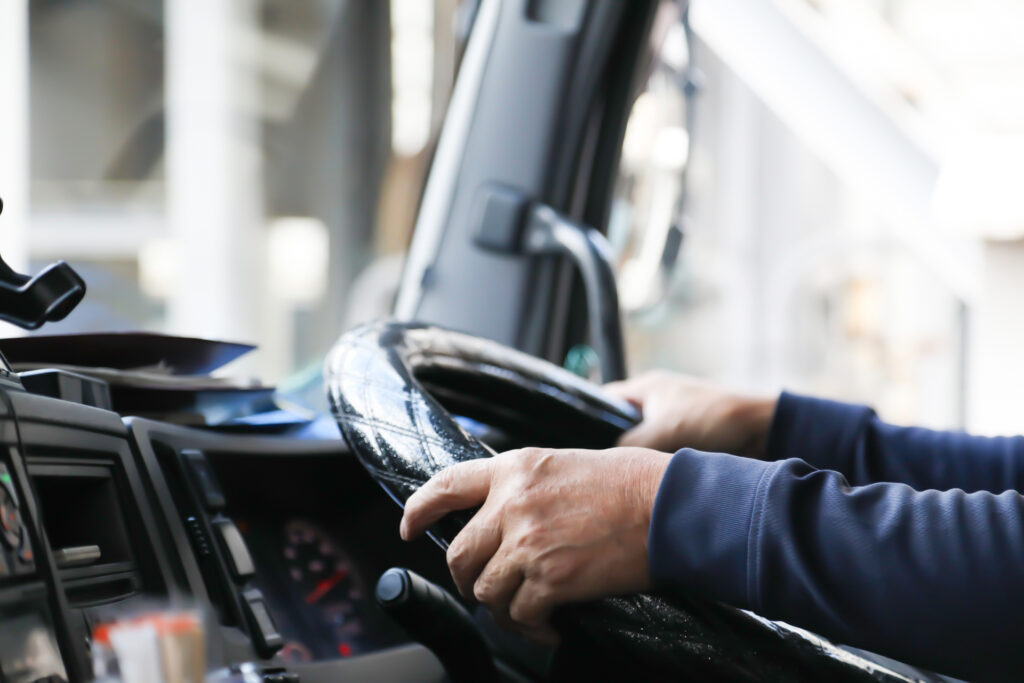 近畿 中継輸送サービスのトラック輸送風景